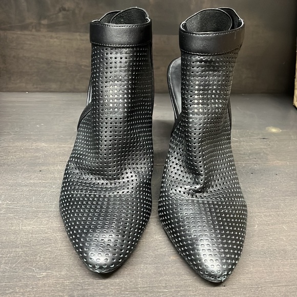 Beautiful black Guess leather open back booties. - Picture 2 of 6